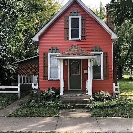 Downtown 2 Bedroom Cottage, Sleeps 6, Walking Distance To Honeywell, Downtown Restaurants, Shopping Wabash Luaran gambar