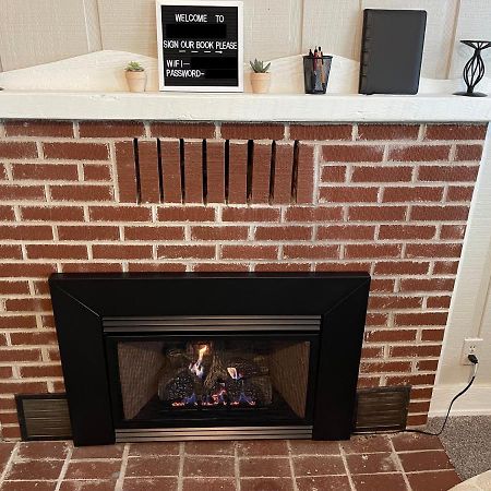 Downtown 2 Bedroom Cottage, Sleeps 6, Walking Distance To Honeywell, Downtown Restaurants, Shopping Wabash Luaran gambar