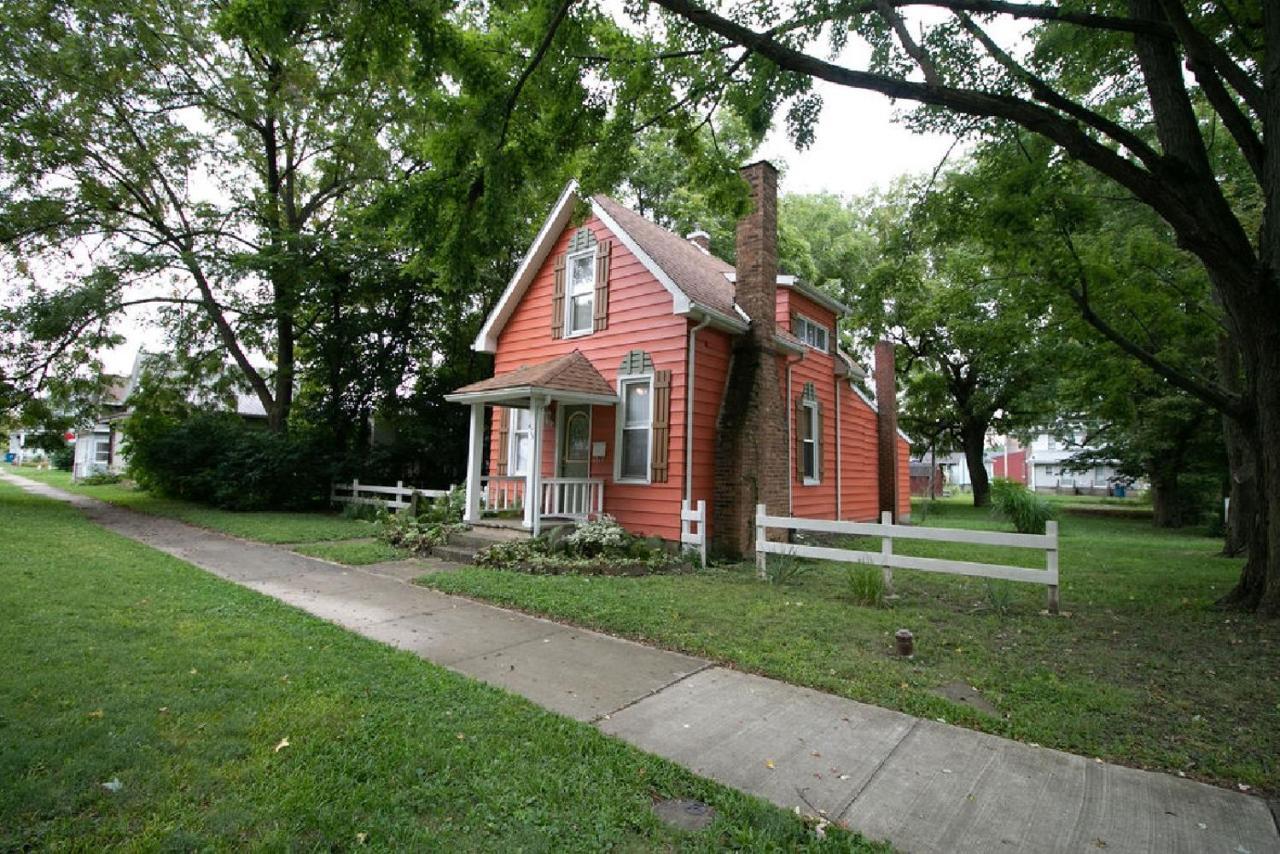 Downtown 2 Bedroom Cottage, Sleeps 6, Walking Distance To Honeywell, Downtown Restaurants, Shopping Wabash Luaran gambar