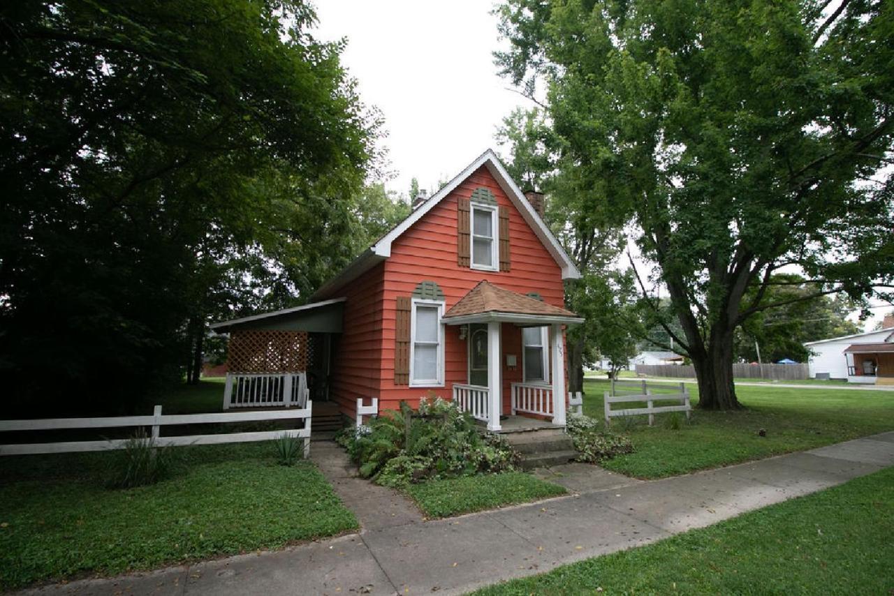 Downtown 2 Bedroom Cottage, Sleeps 6, Walking Distance To Honeywell, Downtown Restaurants, Shopping Wabash Luaran gambar