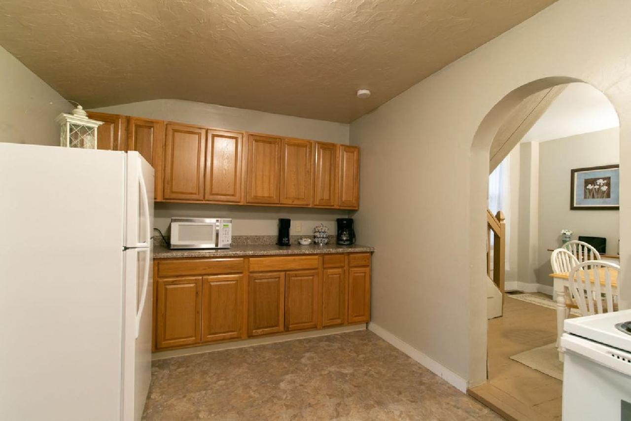 Downtown 2 Bedroom Cottage, Sleeps 6, Walking Distance To Honeywell, Downtown Restaurants, Shopping Wabash Luaran gambar