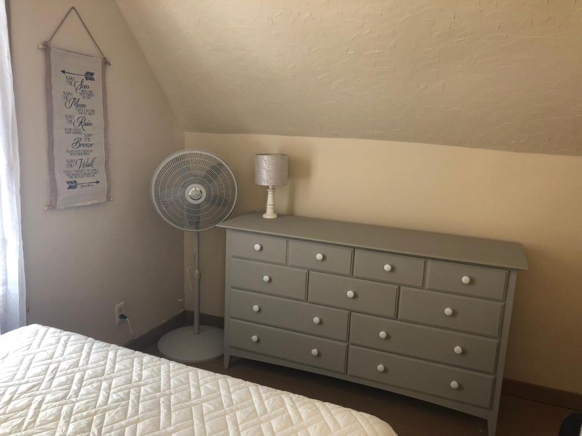 Downtown 2 Bedroom Cottage, Sleeps 6, Walking Distance To Honeywell, Downtown Restaurants, Shopping Wabash Luaran gambar