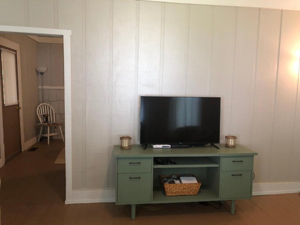Downtown 2 Bedroom Cottage, Sleeps 6, Walking Distance To Honeywell, Downtown Restaurants, Shopping Wabash Luaran gambar