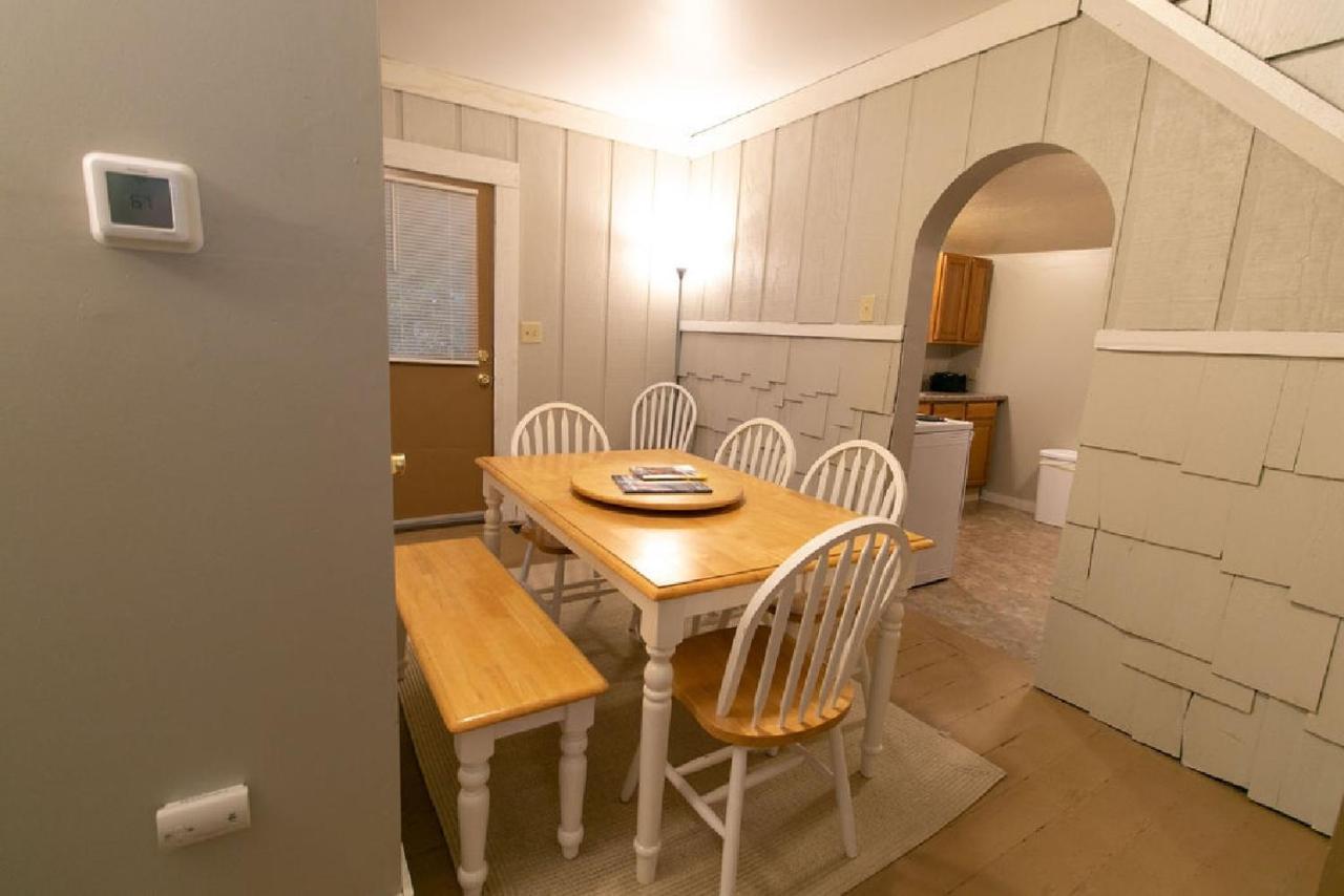 Downtown 2 Bedroom Cottage, Sleeps 6, Walking Distance To Honeywell, Downtown Restaurants, Shopping Wabash Luaran gambar