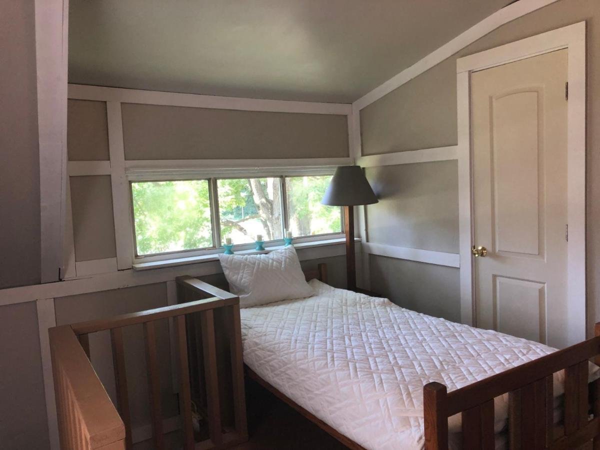 Downtown 2 Bedroom Cottage, Sleeps 6, Walking Distance To Honeywell, Downtown Restaurants, Shopping Wabash Luaran gambar